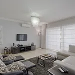 Luxury With Side Seaviews And Pool, Location By Buena Vista Апартаменты Слима