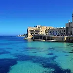 Luxury With Side Seaviews And Pool, Location By Buena Vista Апартаменты *