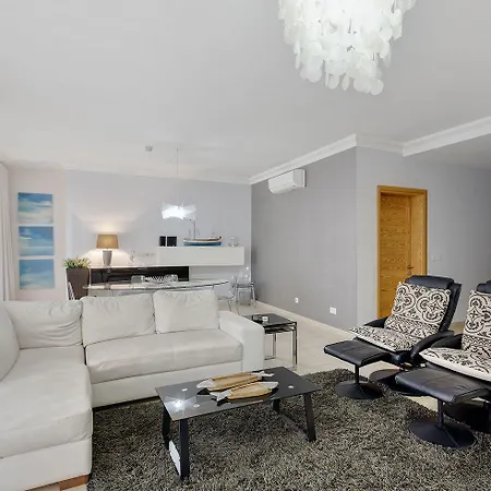 Luxury With Side Seaviews And Pool, Location By Buena Vista *