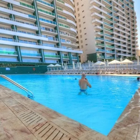 Apartment Luxury With Side Seaviews And Pool, Location