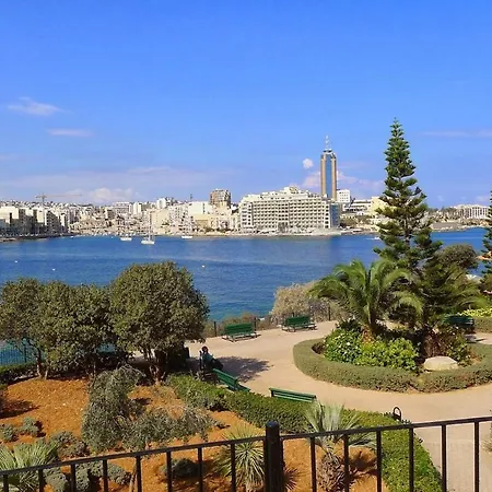 Luxury With Side Seaviews And Pool, Location Appartement