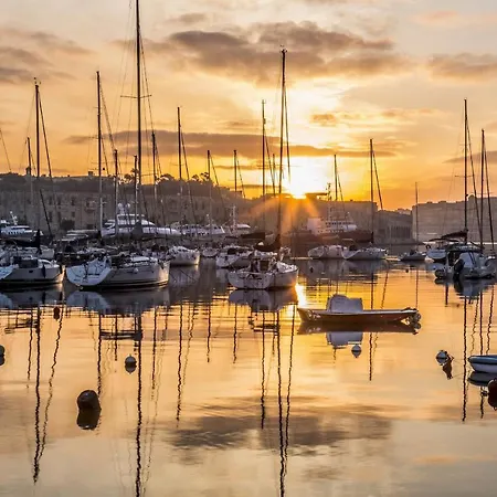 Apartmán Luxury With Side Seaviews And Pool, Location *