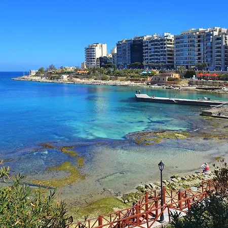 Luxury With Side Seaviews And Pool, Location By Buena Vista *