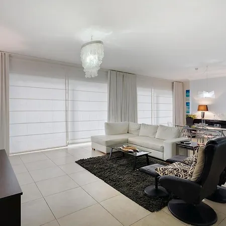 Apartmán Luxury With Side Seaviews And Pool, Location Sliema