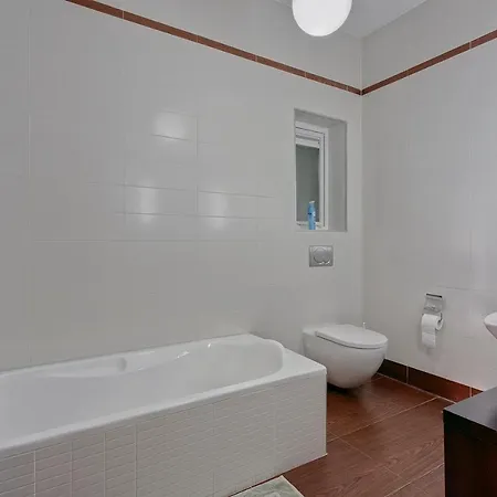 Apartmán Luxury With Side Seaviews And Pool, Location Sliema