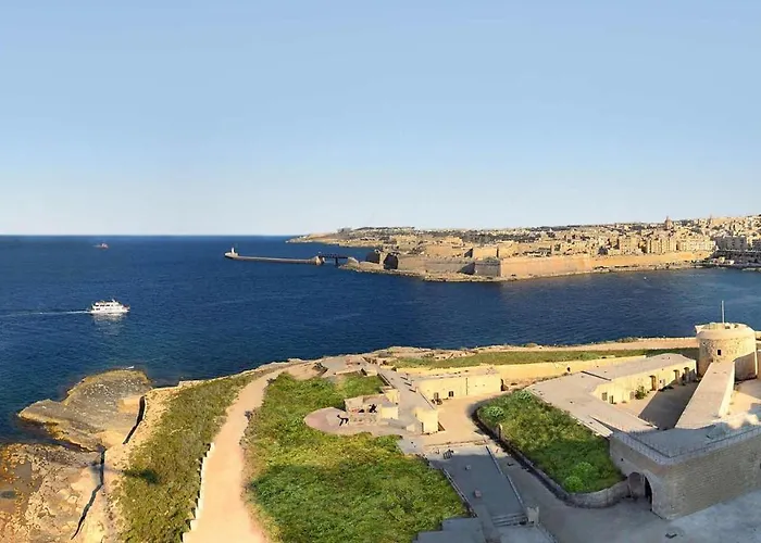 Luxury With Side Seaviews And Pool, Location By Buena Vista Sliema