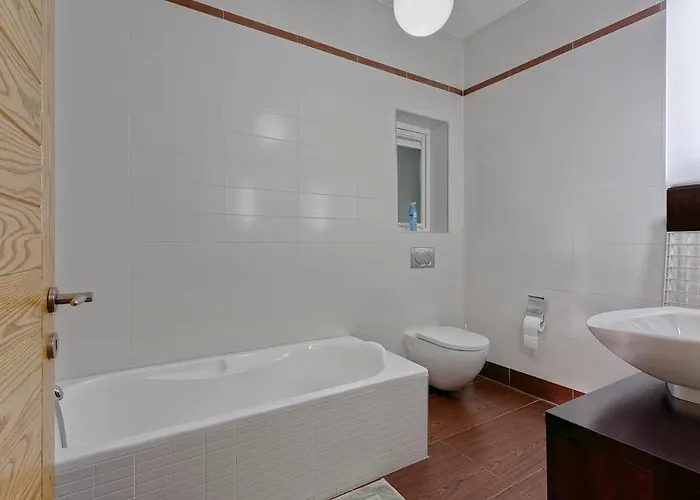 Apartment Luxury With Side Seaviews And Pool, Location By Buena Vista Sliema